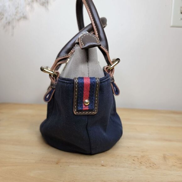 Tommy Hilfiger Small Shopper Handbag Navy Tan - Picture 14 of 16